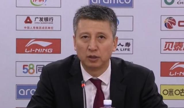 日本老师扒裙子打屁股网站