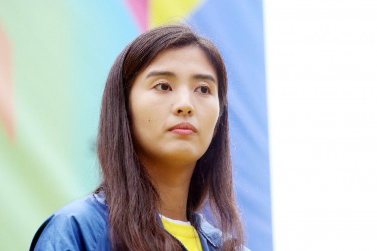 美女扒开内裤让男生桶爽
